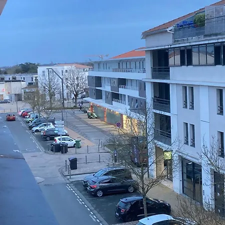 Entre Medoc Et Atlantique, 3 Etoiles, Calme En Plein Centre-ville